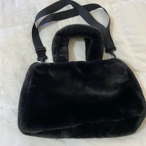 Nike Plush Bag - Picture 3 of 3